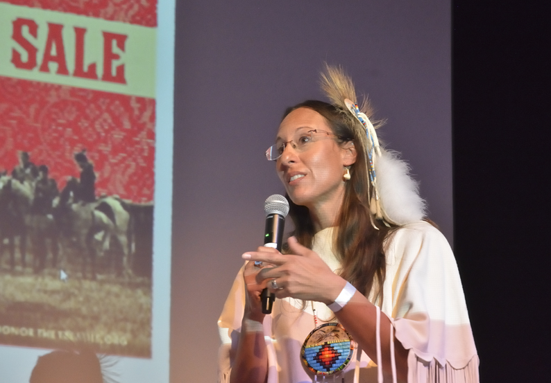 9 octobre 2021, Yvette Running Horse Collin, Lakota/Nakota, Cheyenne
Keywords: journée de solidarité du CSIA;lakota;black hills;yvette running horse collin