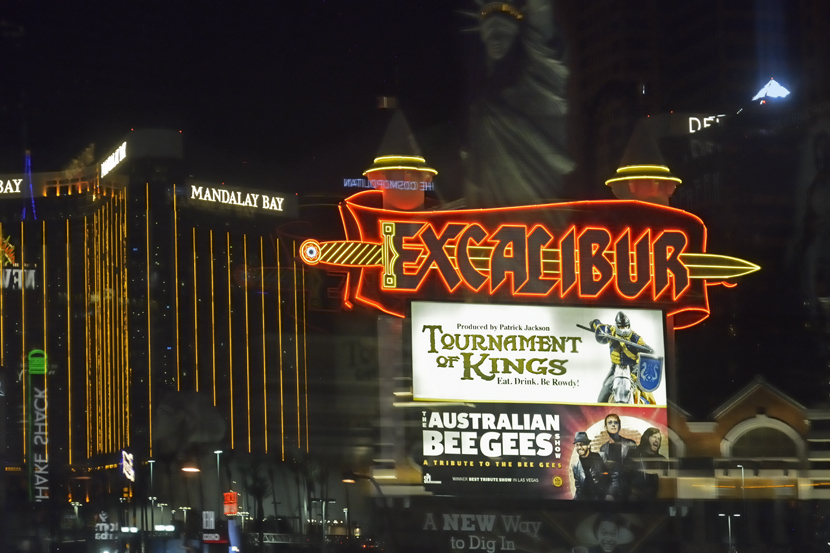 Las Vegas, Nevada, avec l'hôtel Mandalay Bay, d'où un comptable en retraite a tiré dans la foule, fin septembre 2017
Keywords: Las Vegas;Las Vegas the Strip;photo ©Christine Prat