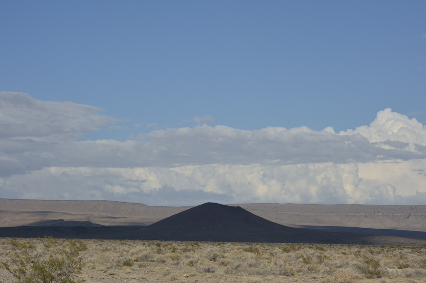 Un des volcans
Keywords: nevada;yucca mountain;déchets nucléaires;nevada nucléaire;photo Christine Prat;©Christine Prat photography;déchets nucléaires yucca mountain;volcans nevada